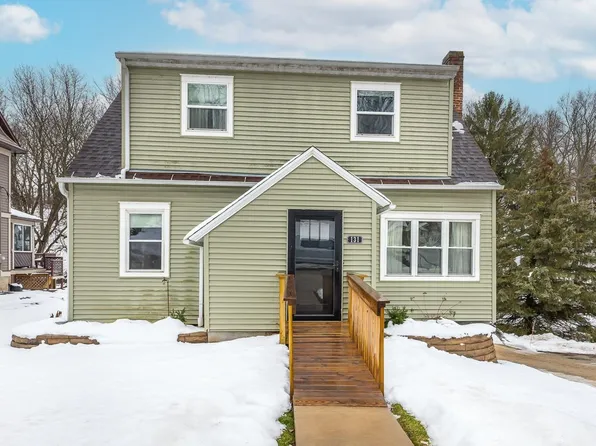 131 N Main St, Potosi, WI 53820