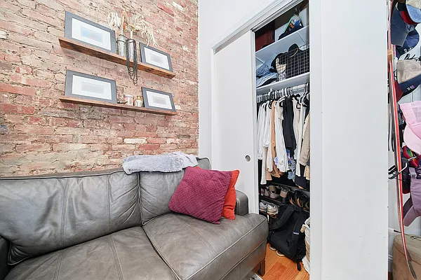 Rented by Living New York | media 22