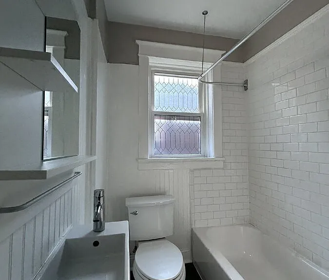 5044 Lindenwood Ave #2F — Photo 9