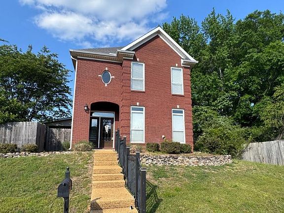 2nd image of 440 Sand Creek Dr