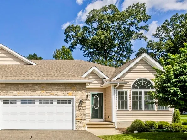 150 Stonybrook Way #150, South Hadley, MA 01075
