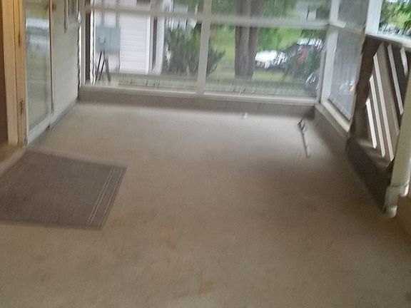 5th image of 654 W Warren Dr