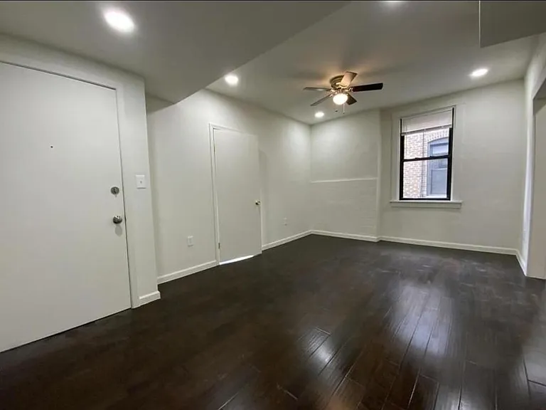 5673 Hobart St #10 — Photo 14