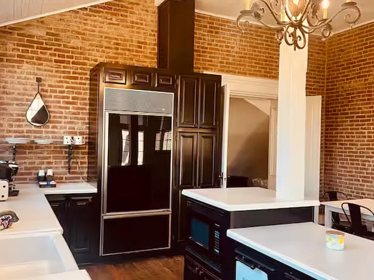 112 Oak St — Photo 17