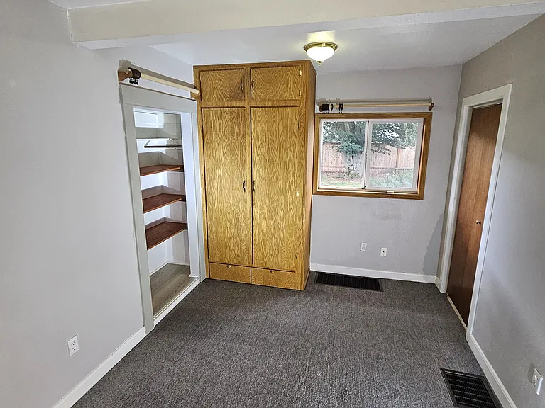 1664 SE Harney St — Photo 10