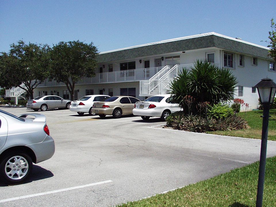 2nd image of 2800 Indian River Blvd APT G2
