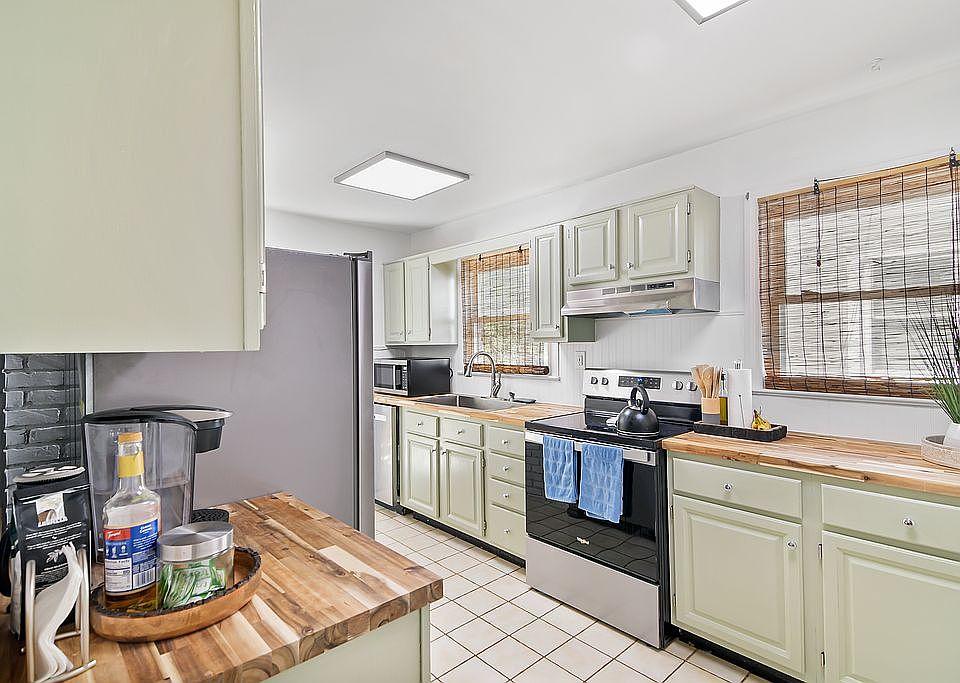 1st image of 2384 Jefferson Ave