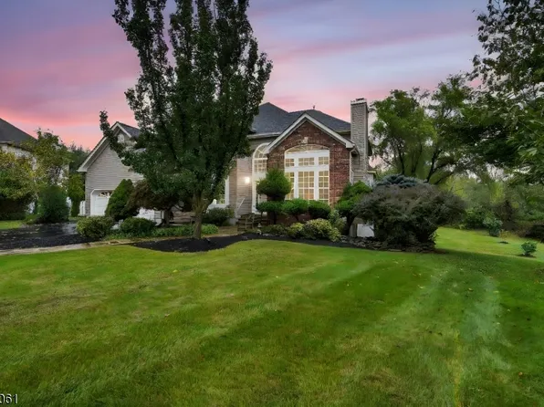 37 OAK TAVERN CIR, Branchburg Twp., NJ 08876