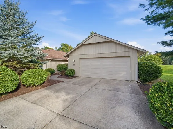 21600 Oak Bark Trl, Strongsville, OH 44149