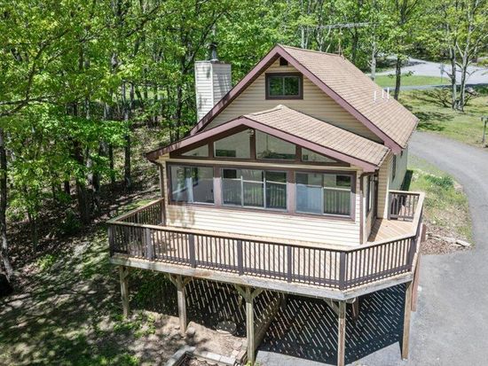 660 Watercrest Ave, Effort, PA 18330