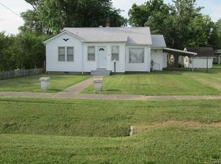 116 W Saint Francis St, Dexter, MO 63841