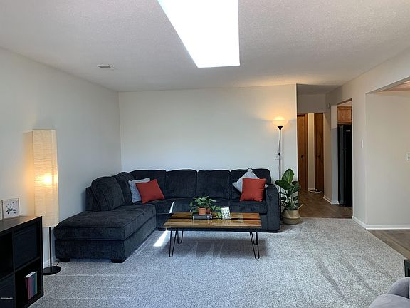 5th image of 2923 Byron Center Ave SW APT B