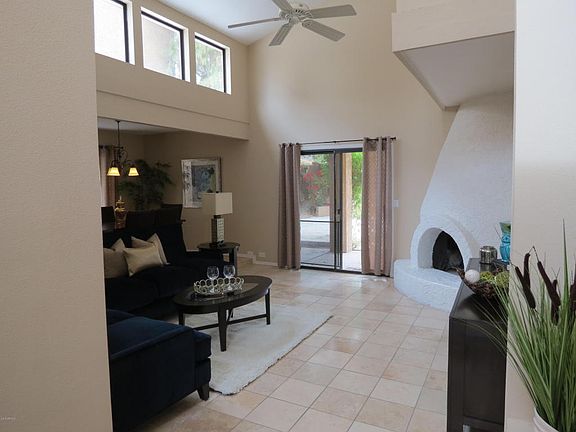 3rd image of 1132 E Tapatio Dr