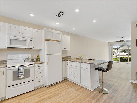 3rd image of 2800 Indian River Blvd #4G