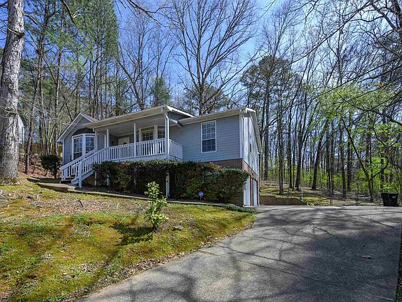 3rd image of 915 Rich Rd