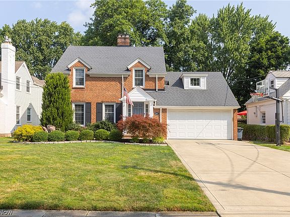 2nd image of 20880 Beaconsfield Blvd