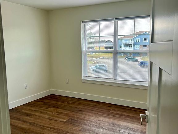 4th image of 552 Ryder Ct #3
