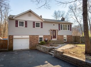 177 Lake Dr, Stanhope, NJ 07874