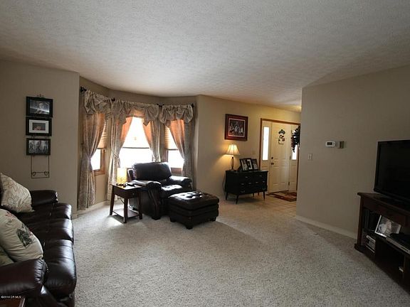 4th image of 1170 Dawn Dr