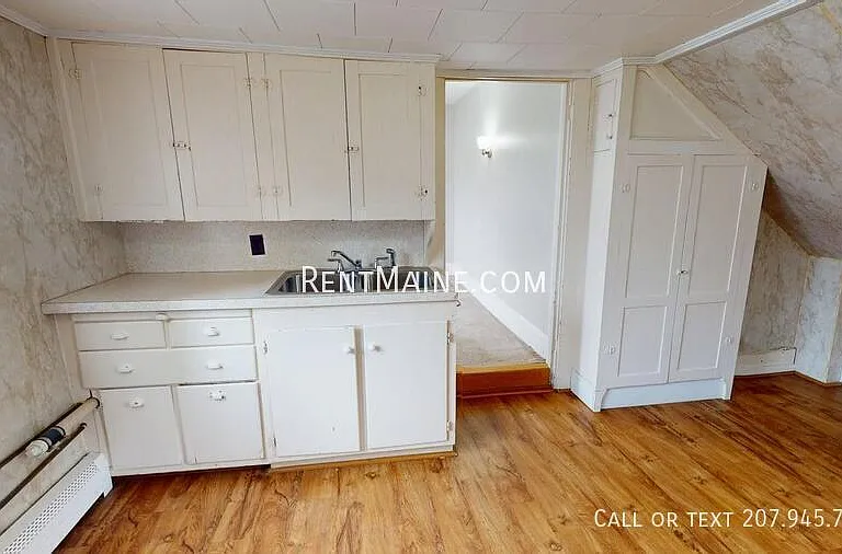 445 Main St #B — Photo 1