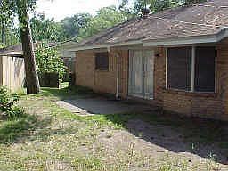 3rd image of 7915 Parkglen Dr