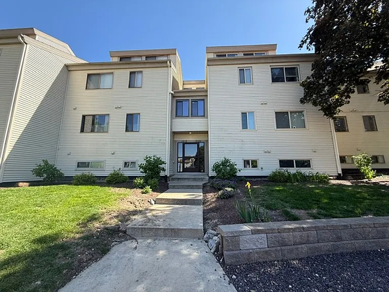 1920C Melrose Dr — Photo 1
