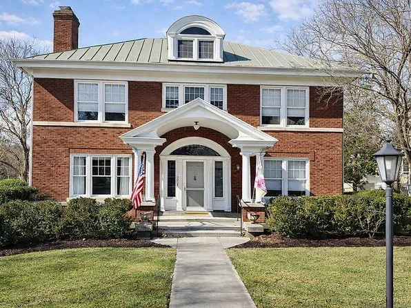 505 Jackson Ave, Lexington, VA 24450