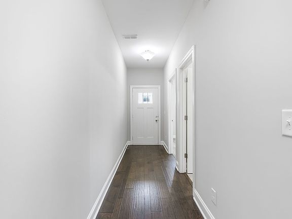 5th image of 2909 Stuyvesant Ln