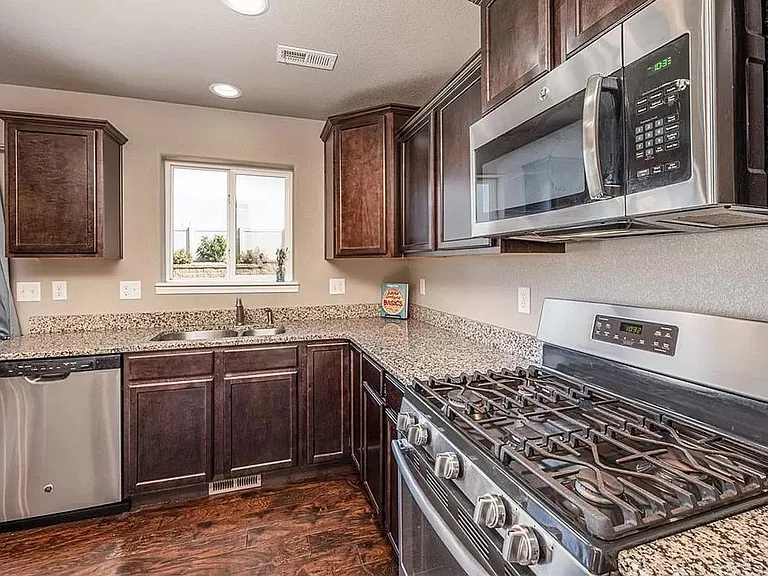 8884 Vanderwood Rd — Photo 37