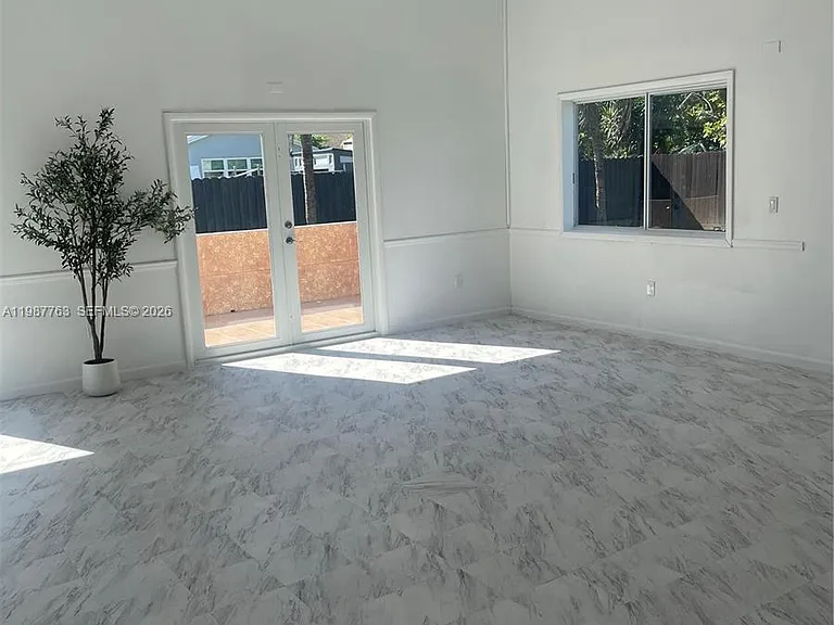 20700 SW 122nd Ave — Photo 14