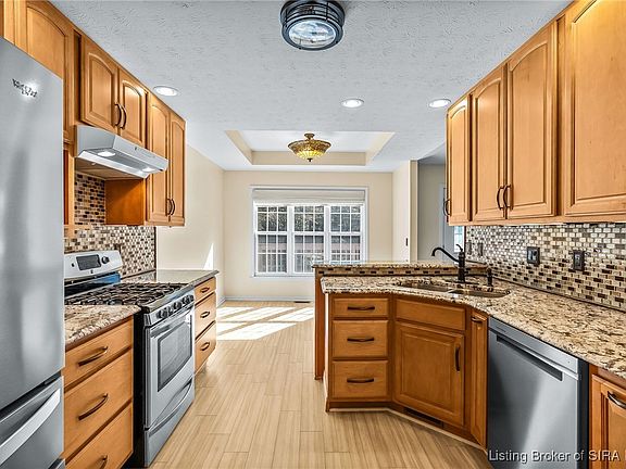 5th image of 1807 Sterling Oaks Drive