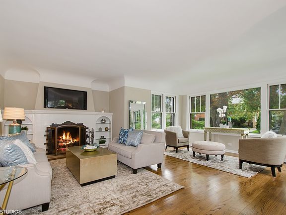 4th image of 6155 N Forest Glen Ave