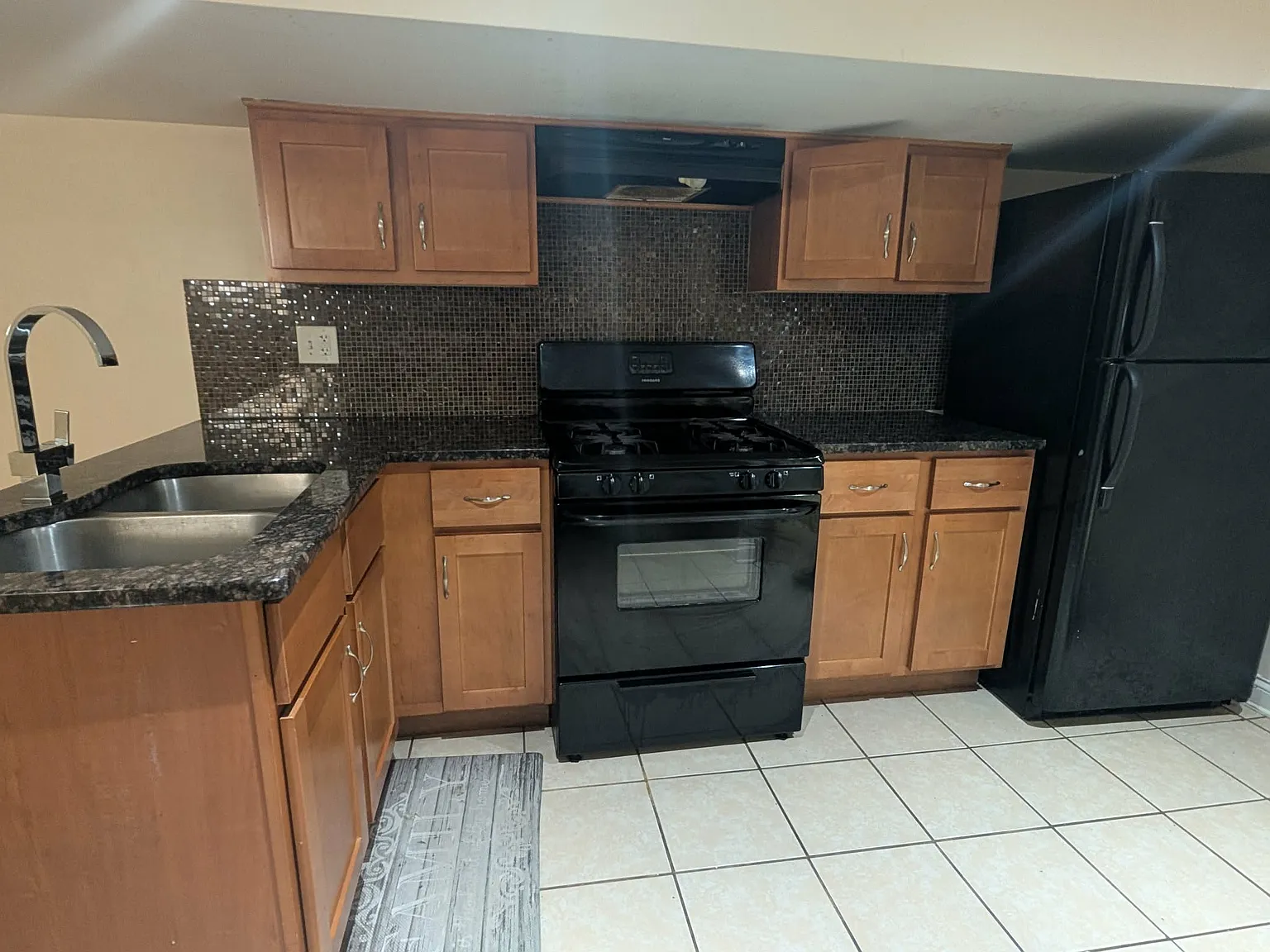 2100 N Lorel Ave — Photo 4