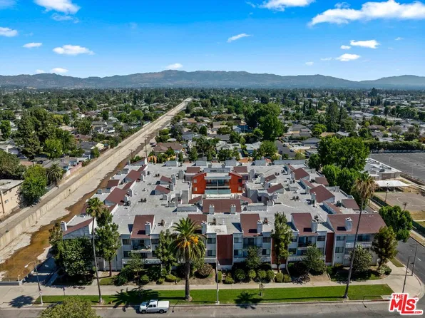 7211 Cozycroft Ave Unit 64, Winnetka, CA 91306