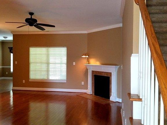4th image of 5537 Beverly Square Way #42