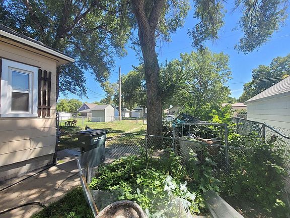 4th image of 309 N Darr Ave