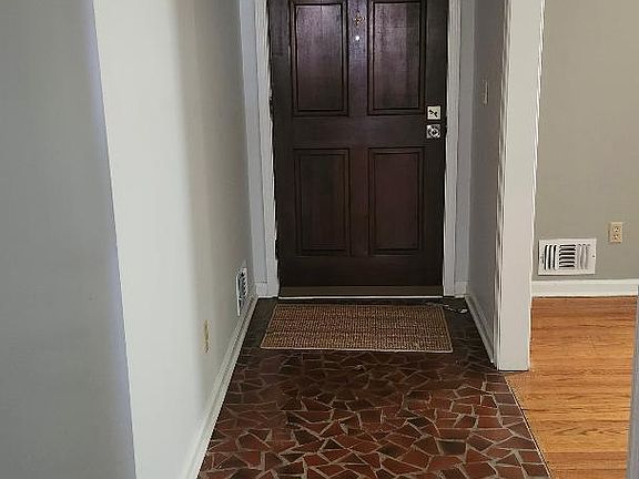 5th image of 4456 Luxembourg Dr