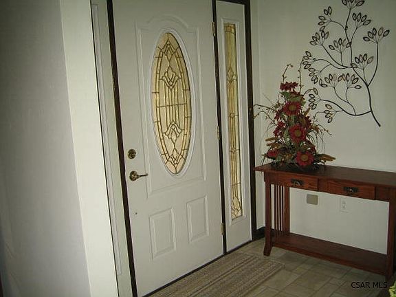 3rd image of 142 Rockwood Ln