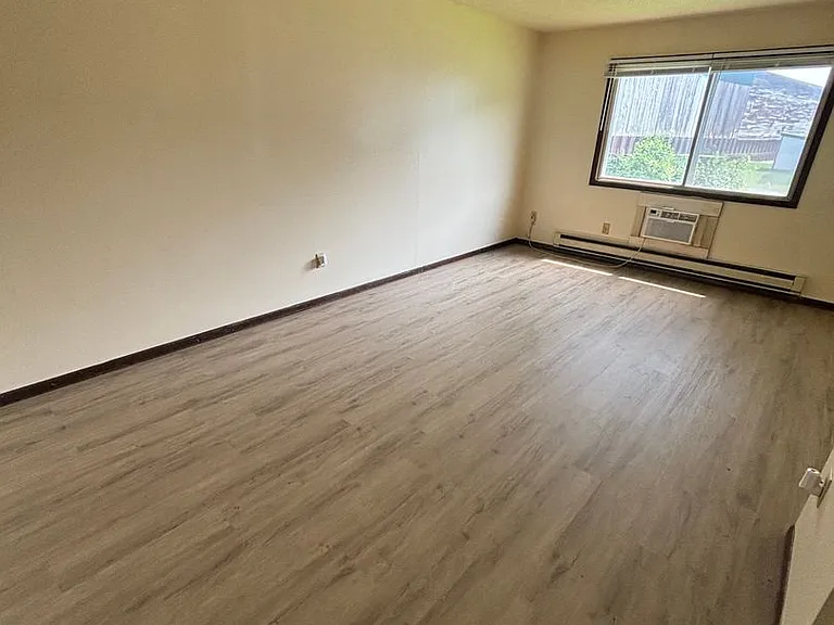919 Gould St — Photo 2