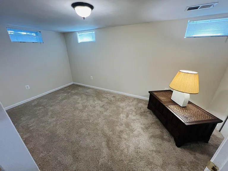 302 Park Hall S — Photo 19