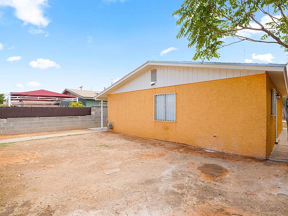 3rd image of 3324 E San Antonio Ave