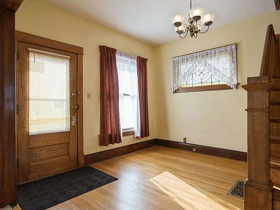 3rd image of 1518 Bever Ave SE