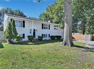 8105 W 63rd Ter, Overland Park, KS 66202