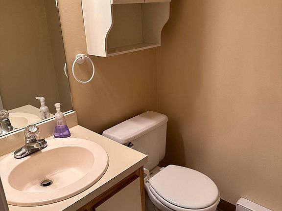 4th image of 58 Crystal Ln APT C