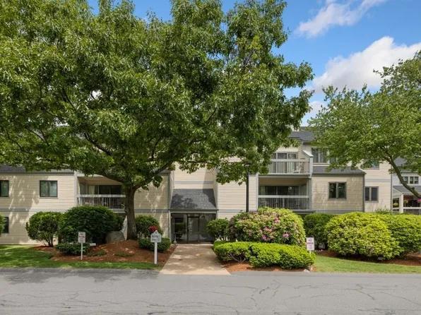 1100 Salem St APT 10, Lynnfield, MA 01940