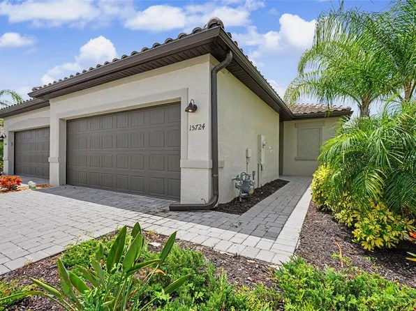 15724 Sunny Day Dr, Bradenton, FL 34211