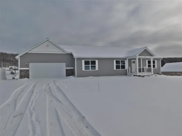 3967 Leslie Ln, Petoskey, MI 49770