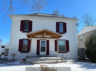 1115 W 9th St, Grand Island, NE 68801