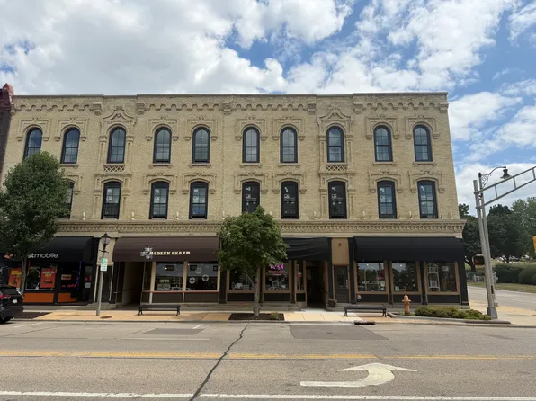 37 S Main St #201, Janesville, WI 53545