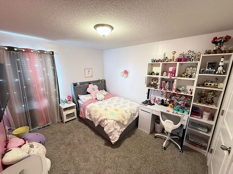 14250 Cheshire Ln N — Photo 27
